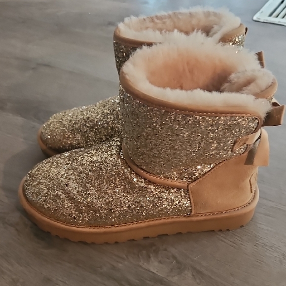 Limited Edition UGG glitter Boots - Picture 1 of 5